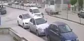 Amasya'da motosikletin hafif ticari araçla çarpıştığı kaza kamerada: 1 yaralı