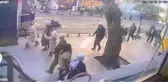 Sultanahmet'te tramvayın yayaya çarptığı anlar güvenlik kamerasına yansıdı