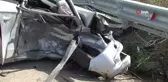 Pendik'te 2 otomobil çarpıştı: 3 yaralı