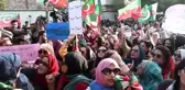 Pakistan'da eski Başbakan Khan destekçilerinin protestoları devam ediyor