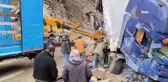 Artvin'de heyelan nedeniyle kapanan karayolu temizlendi