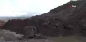 Heyelan sonucu karayoluna inen toprak yığını kaldırıldı