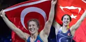 Milli güreşçiler Buse ve Yasemin Avrupa Şampiyonu oldu