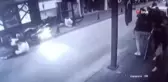 İzmir'de motosikletin kaldırımda yürüyenlerin arasına daldığı feci kaza