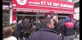 İstanbul Beylikdüzü'nde Ucuz Et İçin Uzun Kuyruklar Oluşuyor