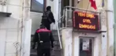 İzmir'de düzensiz göçmenlere konaklama imkanı sağlayan 35 otele işlem yapıldı