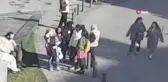 Şişhane'de yankesiciye film gibi suçüstü kamerada - Kadın hırsızı polis kolundan yakaladı