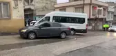 İşçi servisi ile otomobil çarpıştı: 3 yaralı