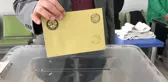 İstanbul'da yapılan seçim anketinde AK Parti 3, CHP 2 ilçede seçimi önde götürüyor