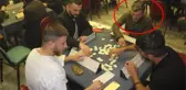 Tek başına okey oynayan vatandaş artık yalnız değil