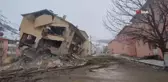Pülümür'de hasarlı konutların yıkımına başlandı