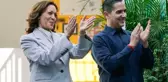 ABD Başkan Yardımcısı Kamala Harris, Porto Riko ziyaretinde tempo tuttuğu şarkının sözlerini öğrenince alkışlamayı kesti