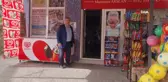 Hayırsever, bakkalın veresiye defterindeki borçları ödedi