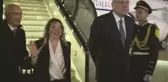 Lübnan Başbakanı Mikati, İtalya Başbakanı Meloni yerine uçaktan inen başka bir kadın diplomatı öptü