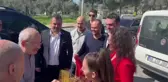 Kılıçdaroğlu'na Türk ve CHP bayrağı verildi