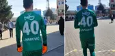 Görüntü Kadıköy'den! Bir vatandaş oy kullanmaya Livakovic formasıyla gitti
