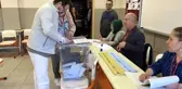 İlker Aksum, oy kullanırken pusulanın katlanmasının zor olduğunu belirtti