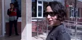 Zeynep Bastık, oy sırası beklemek istemeyince yerine asistanını koydu