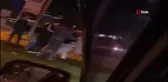 Kavşağı boks ringine çevirdiler: O anlar kamerada