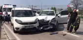 Direksiyon başında bilincini kaybetti, 3 otomobile çarptı
