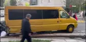 El frenini çekmeyi unutunca 3 araca çarptı