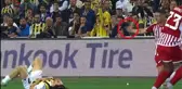 VAR nasıl kaçırır? Podence'den Ferdi'ye çirkin hareket