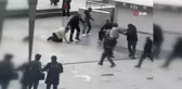 Kartal'da Adliye önünde aileler birbirine girdi: Yumruklar havada uçuştu
