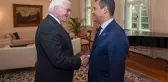 CHP lideri Özel Almanca konuştu, Steinmeier'den övgü gecikmedi