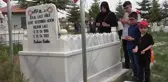 Görevi başında öldürülen veteriner hekim Volkan Lale, meslektaşlarınca kabri başında anıldı
