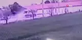 Otomobil ile kamyonetin çarpışma anı kamerada
