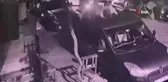 Güngören'de iki kahvehaneyi tarayan motosikletli şahıslar kamerada