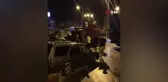 Kontrolden çıkan otomobil kaldırıma vurdu, ona metreler kala tır devrildi