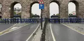 Polisler, Bozdoğan Kemeri'nde etten duvar ördü