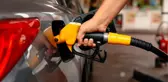 Tabeladaki rakam değişti! Benzine 1 lira 37 kuruş, motorine ise 1 lira 24 kuruş indirim geldi