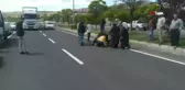 Yolun karşısına geçmeye çalışan kadına otomobil çarptı