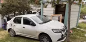 Otomobil Halk Ekmek Büfesine Çarptı: 2 Yaralı