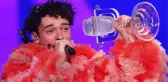 Eurovision'da birinci olan Nemo: Kupayı kırdım
