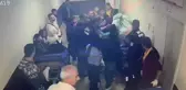 Sedyeden kalkıp doktora saldırdı