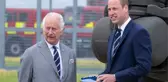 İngiltere Kralı 3. Charles, Kara Havacılık Komutanlığındaki görevini oğlu Prens William'a devretti
