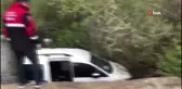 Otomobil dereye uçtu: 1'i çocuk 3 yaralı