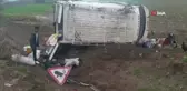 Minibüs Kazasında Kafesi Kırılan Tavuklar Boş Araziye Savruldu