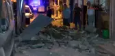 FATİH'te Tarihi Metruk Bina Kısmen Çöktü