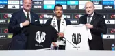 Giovanni van Bronckhorst Beşiktaş'a imzayı attı