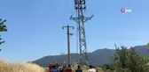 Trafodan çıkan kıvılcımlar arpa ekili tarlayı yaktı