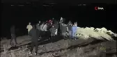 Van Gölü'nde fırtınaya yakalanan 4 kişi kurtarıldı