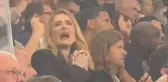 Şarkıcı Adele, penaltı atışı öncesi heyecanlı kalabalığa 
