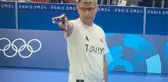 Karizmaya bakın! Yusuf Dikeç, olimpiyatlarda tek eli cebinde gümüş madalya kazandı