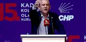 CHP'nin Kadın Kolları kongresinde gergin anlar! Sloganı duyan Özel erkekleri salondan dışarı attırdı