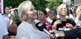 Milli Yüzücü Alper Sunaçoğlu, Sokak Hayvanlarıyla İlgili Yasayı Protesto Ediyor