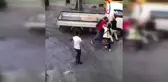 Borç kavgasında yumruklar havada uçuştu... O anlar kamerada